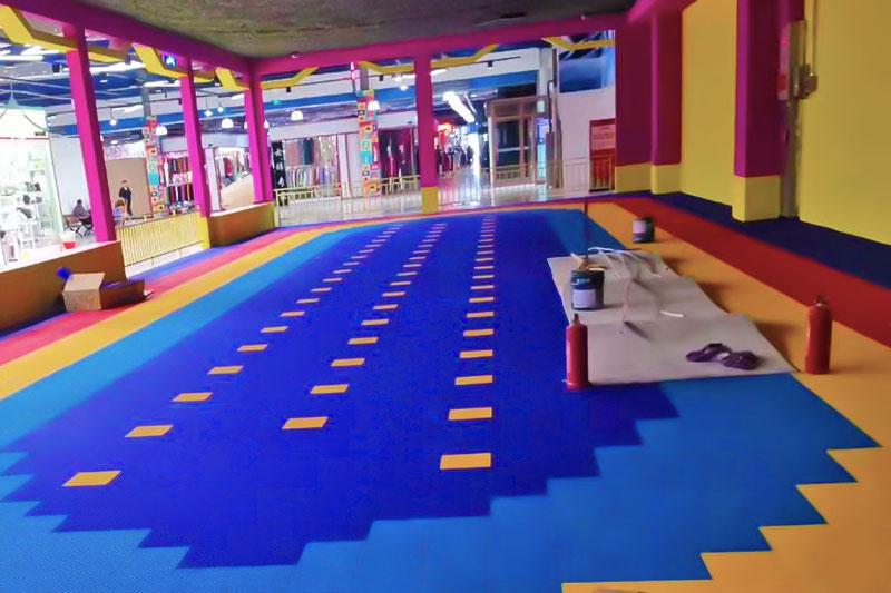 幼儿园塑胶悬浮地板 幼儿园塑胶悬浮地板